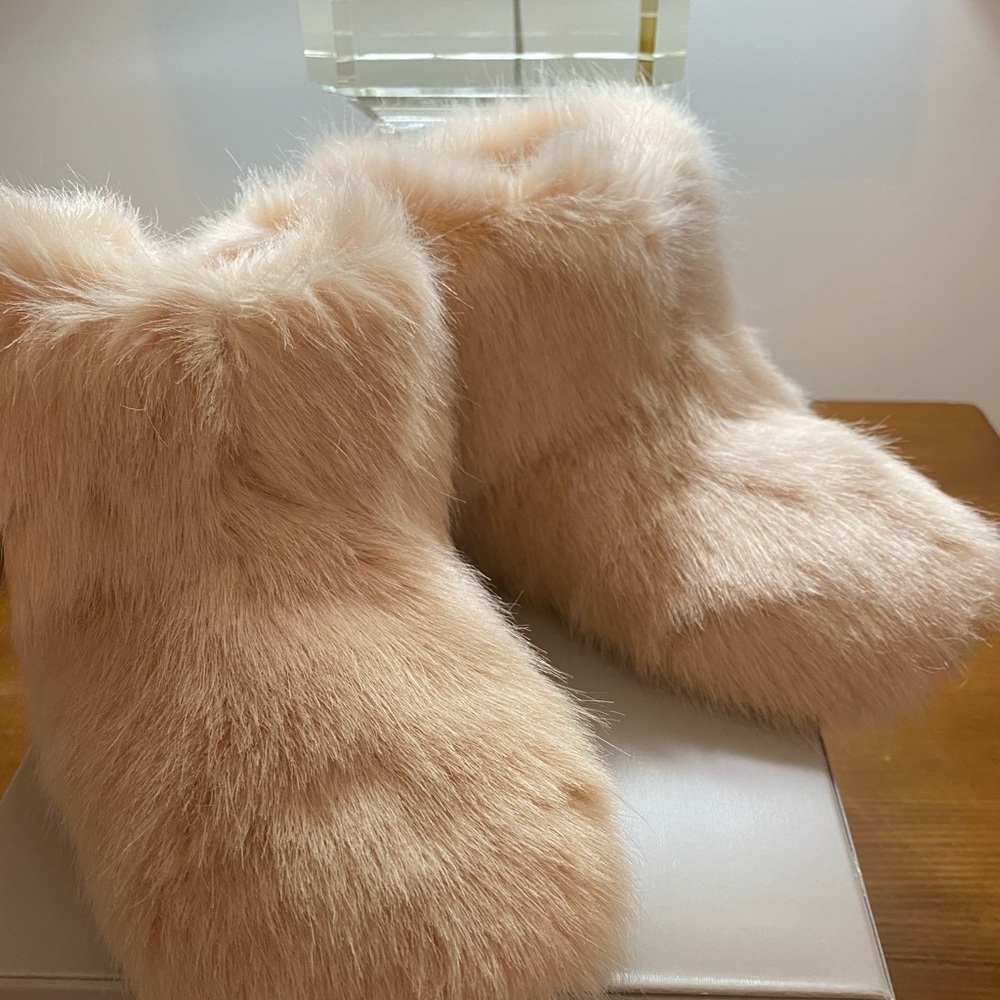 Ugg Pink Slippers Size 5